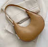 trendige Schultertasche "Half Moon" - BeautyCrush